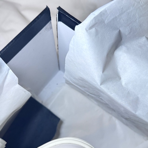 CHANEL 24C White CC Hightop Roller skates Complete Set Size 38 - Picture 10 of 16